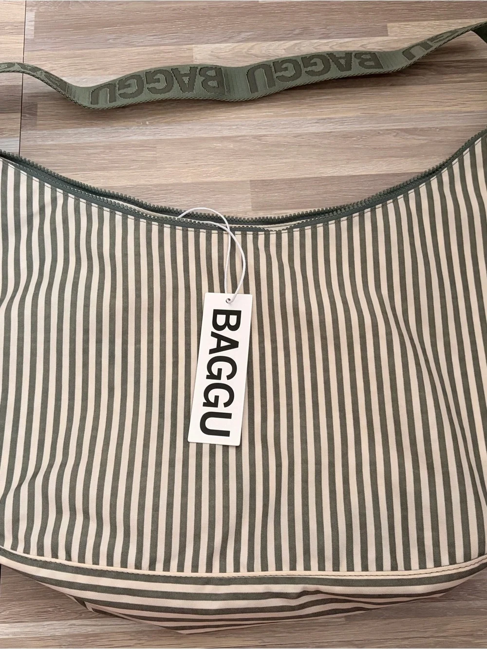 BAGGU: Large Nylon Crescent “Sage Stripe”🍈 - Picture 3 of 4